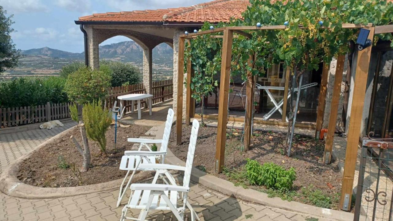 La Casa Nella Natura Villa Perfugas Exterior photo